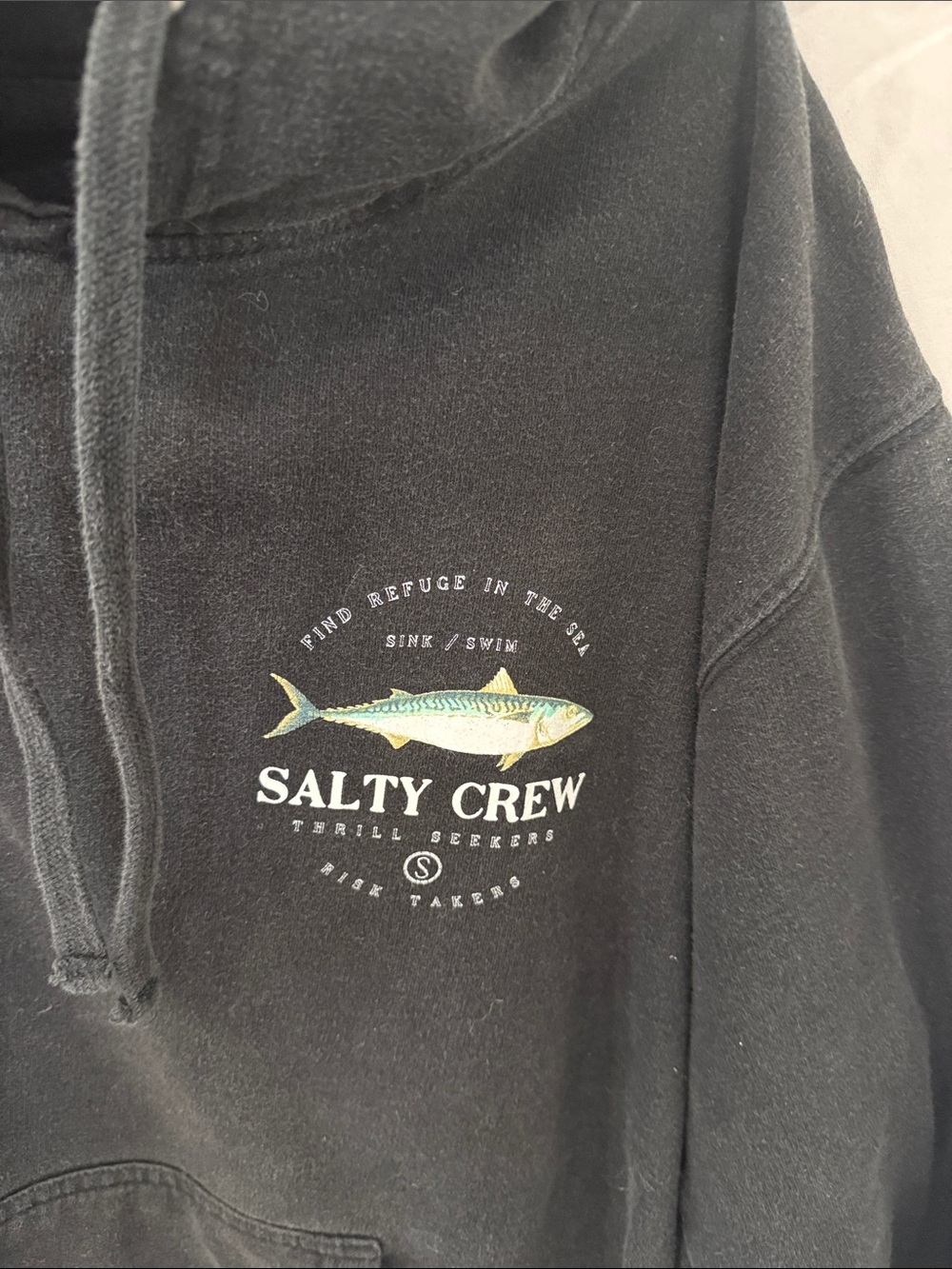 Salty Crew Black Hoodie with Fish Graphic medium - Picture 2 of 4